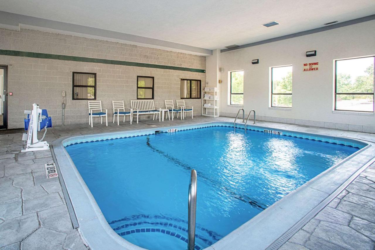 | Quality Inn Near Six Flags St. Louis