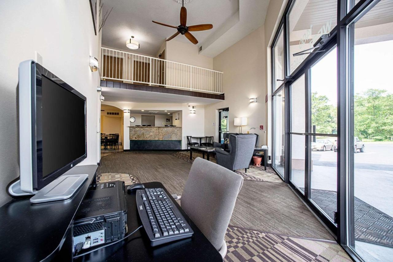 | Quality Inn Near Six Flags St. Louis