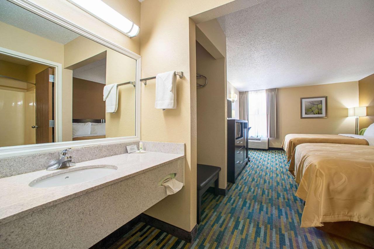 | Quality Inn Near Six Flags St. Louis
