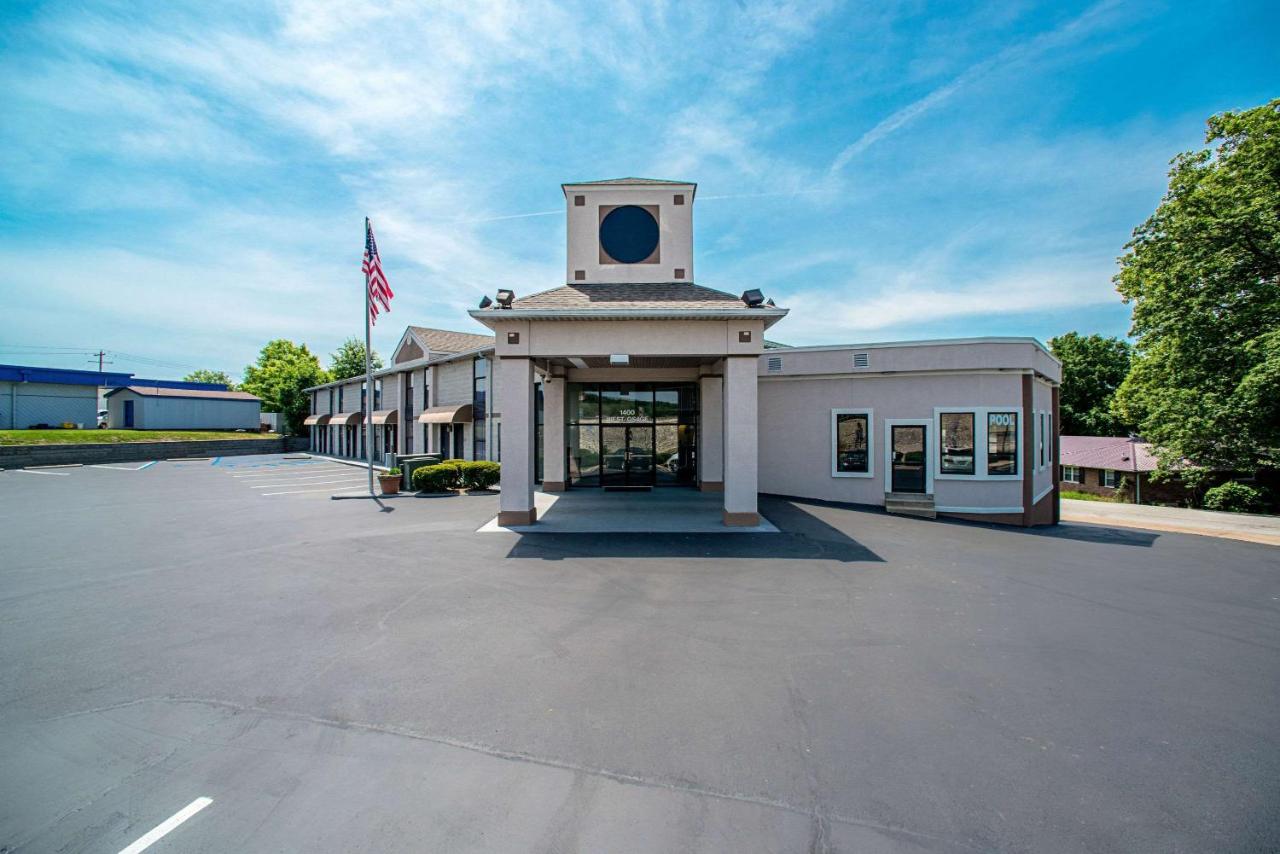| Quality Inn Near Six Flags St. Louis