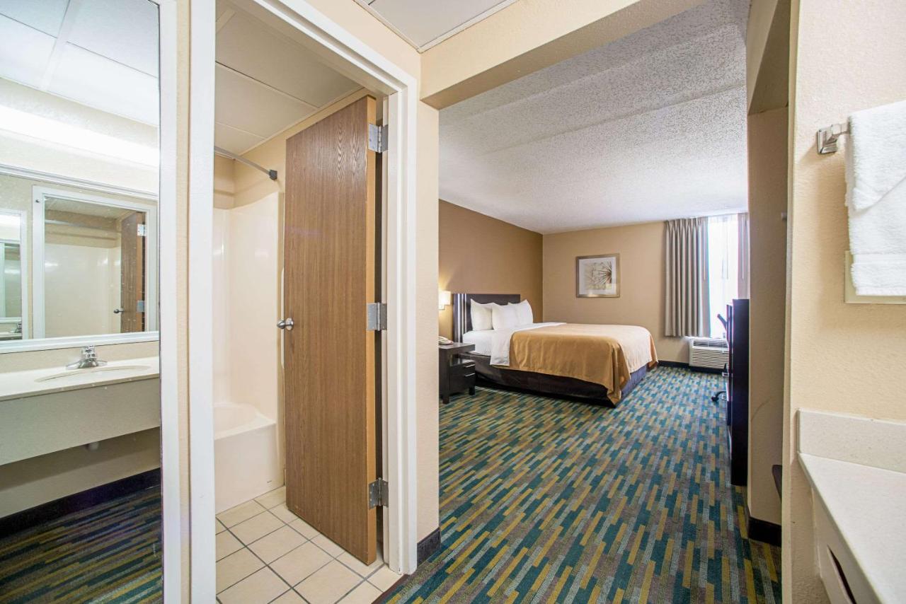 | Quality Inn Near Six Flags St. Louis