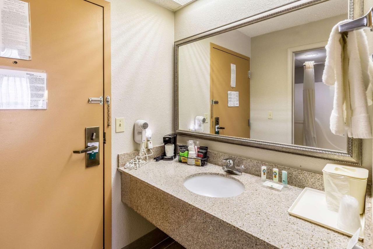 Queen Room with Two Queen Beds - Non-Smoking at Quality Inn Rolla