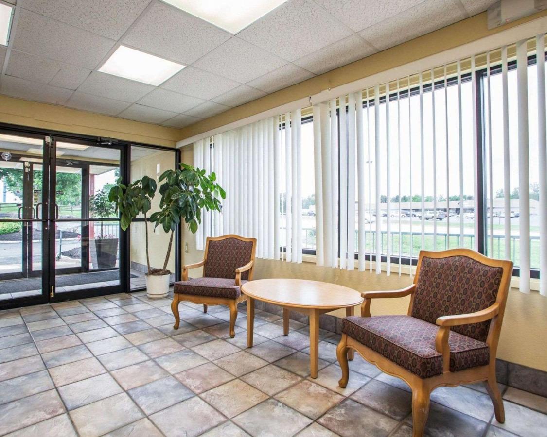  | Relax Inn Saint Charles