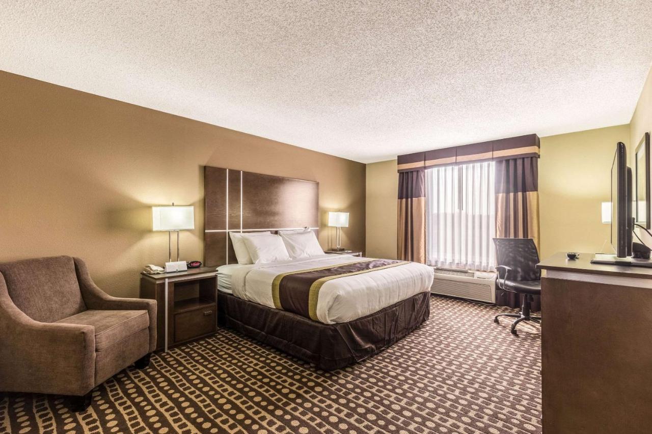 King Room - Accessible/Non-Smoking at Quality Inn West Plains