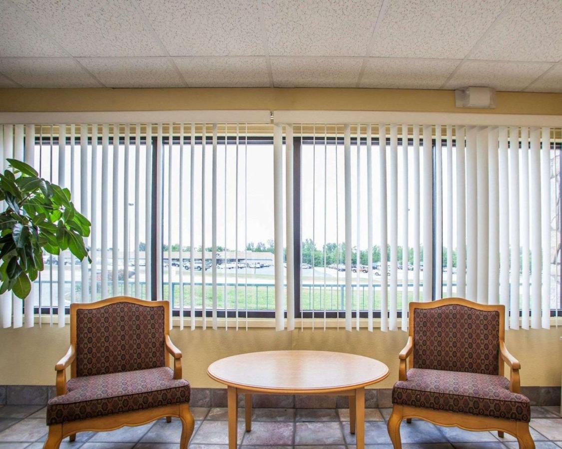  | Relax Inn Saint Charles