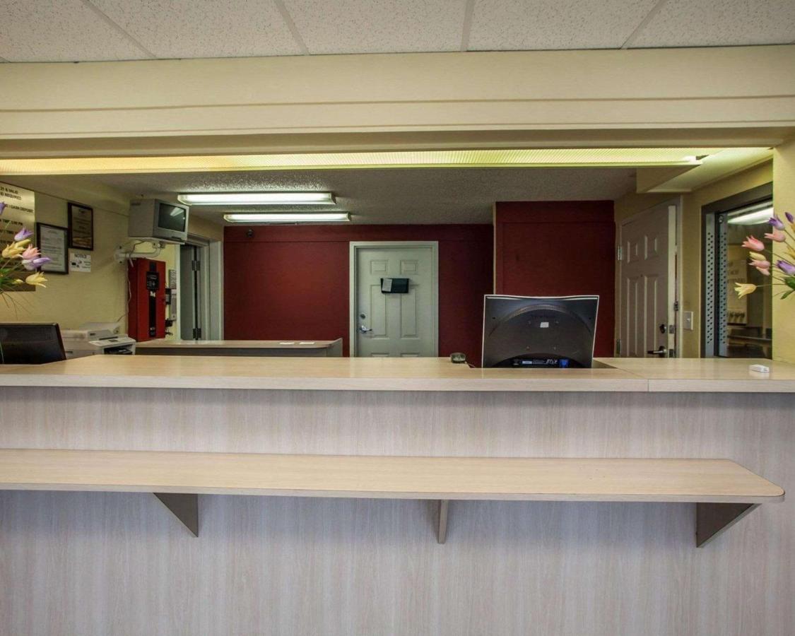  | Relax Inn Saint Charles