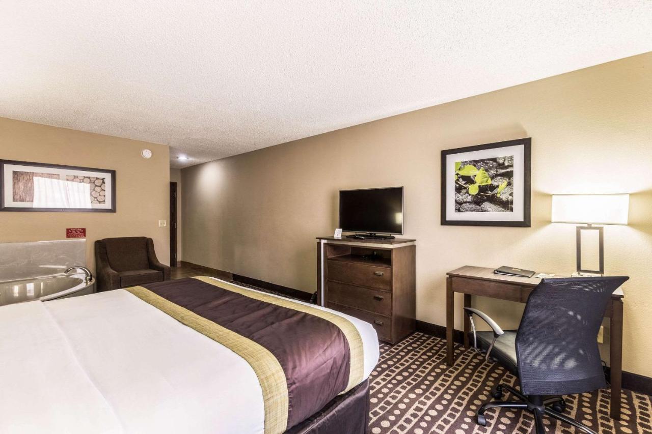 King Room - Accessible/Non-Smoking at Quality Inn West Plains