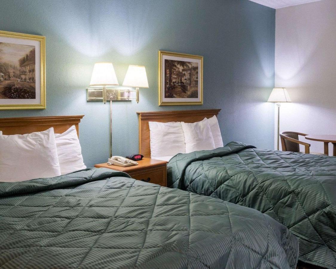 Double Room with Two Double Beds - Non-Smoking at Quality Inn Magee