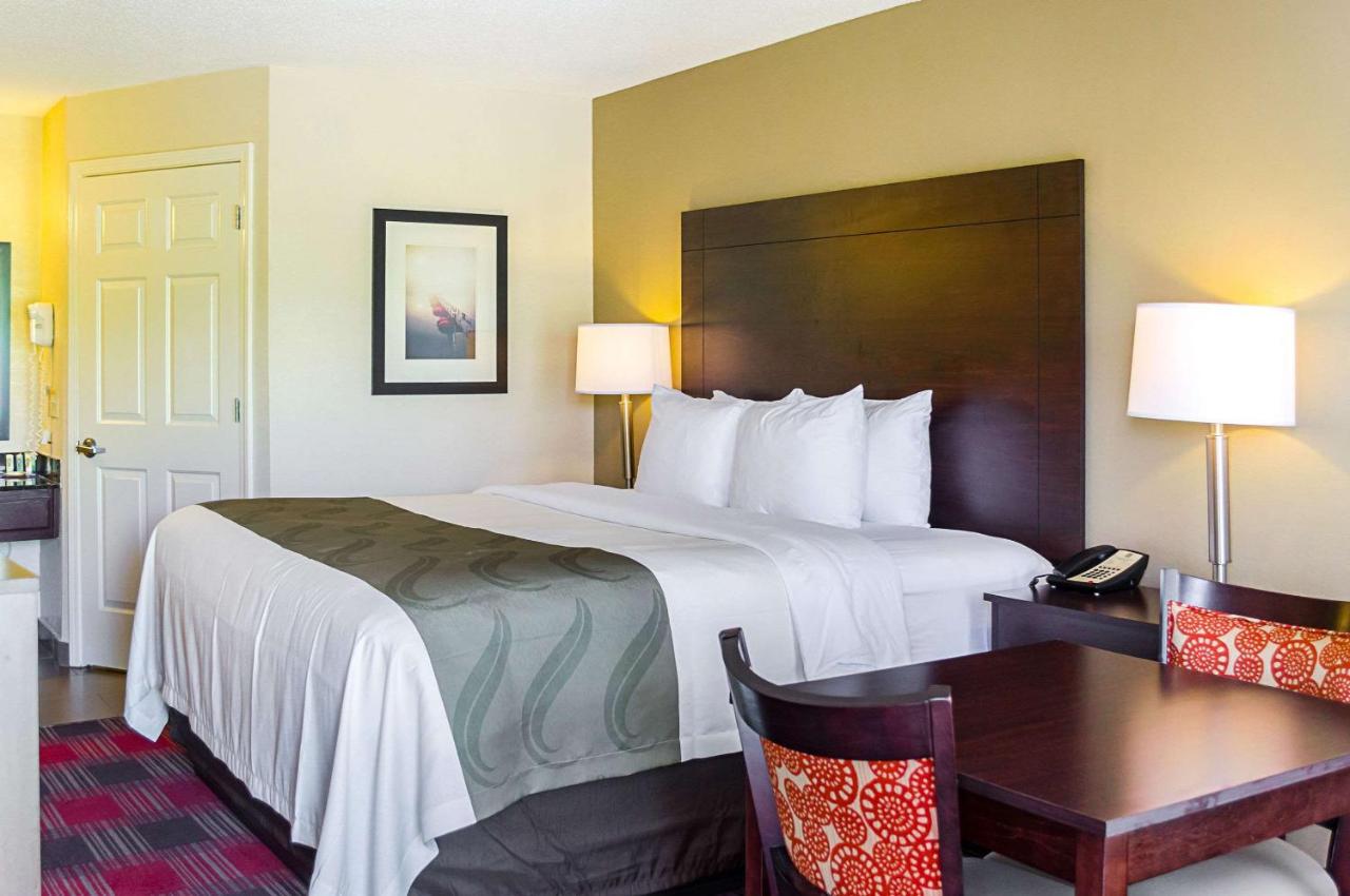 King Room - Smoking at Quality Inn Vicksburg