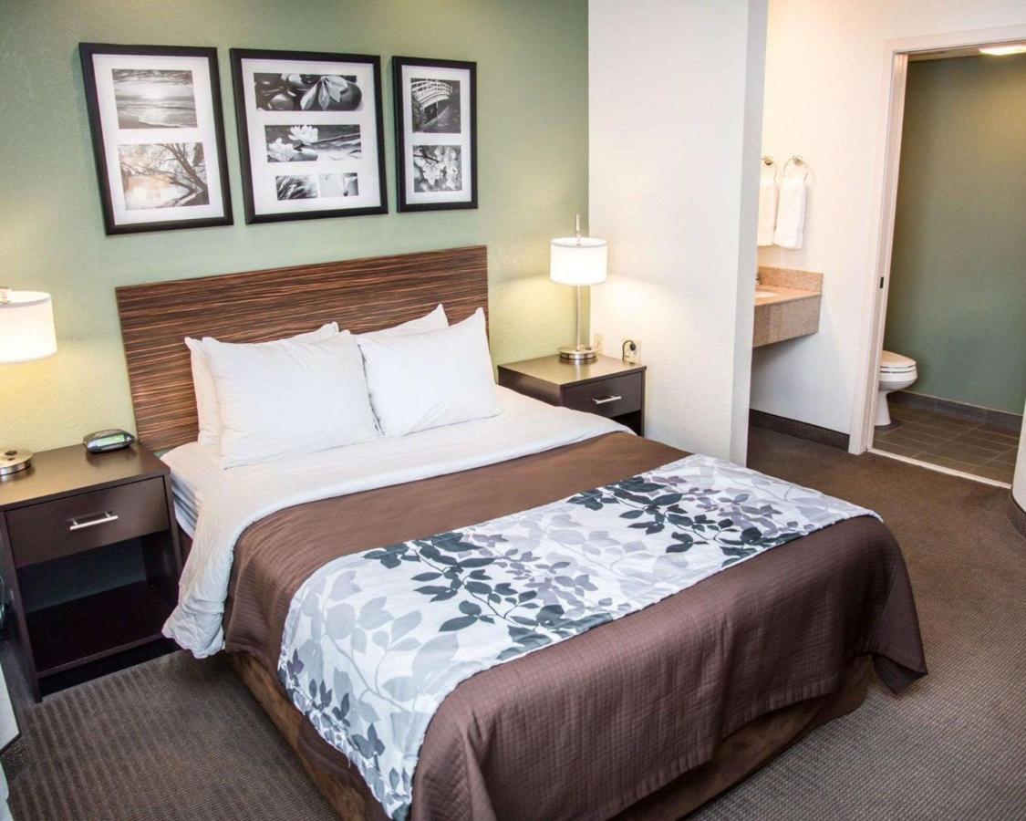 Queen Room -  Disability Access/Non-Smoking at Sleep Inn Charlotte University Place