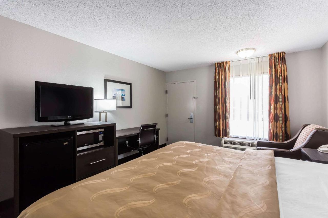 King Room - Smoking at Quality Inn & Suites Mooresville - Lake Norman
