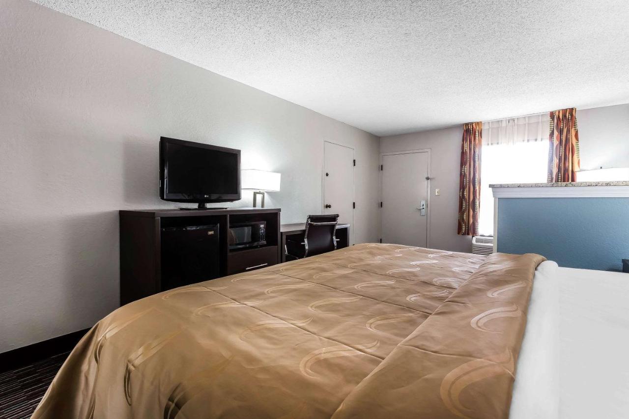 King Room - Non-Smoking/Mobility Accessible at Quality Inn & Suites Mooresville - Lake Norman