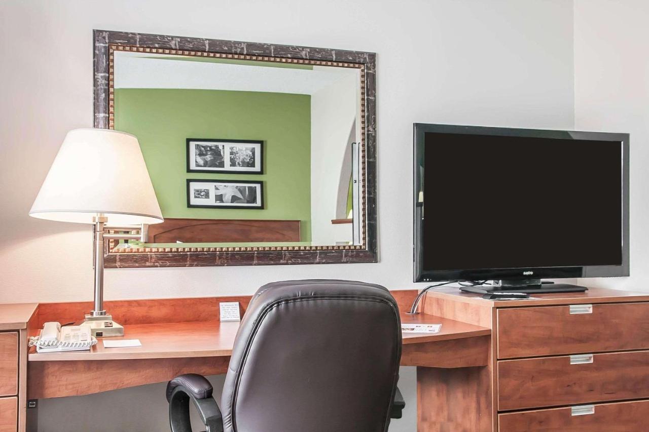 Queen Suite with Two Queen Beds - Accessible/Non-Smoking at Sleep Inn & Suites Conference Center and Water Park