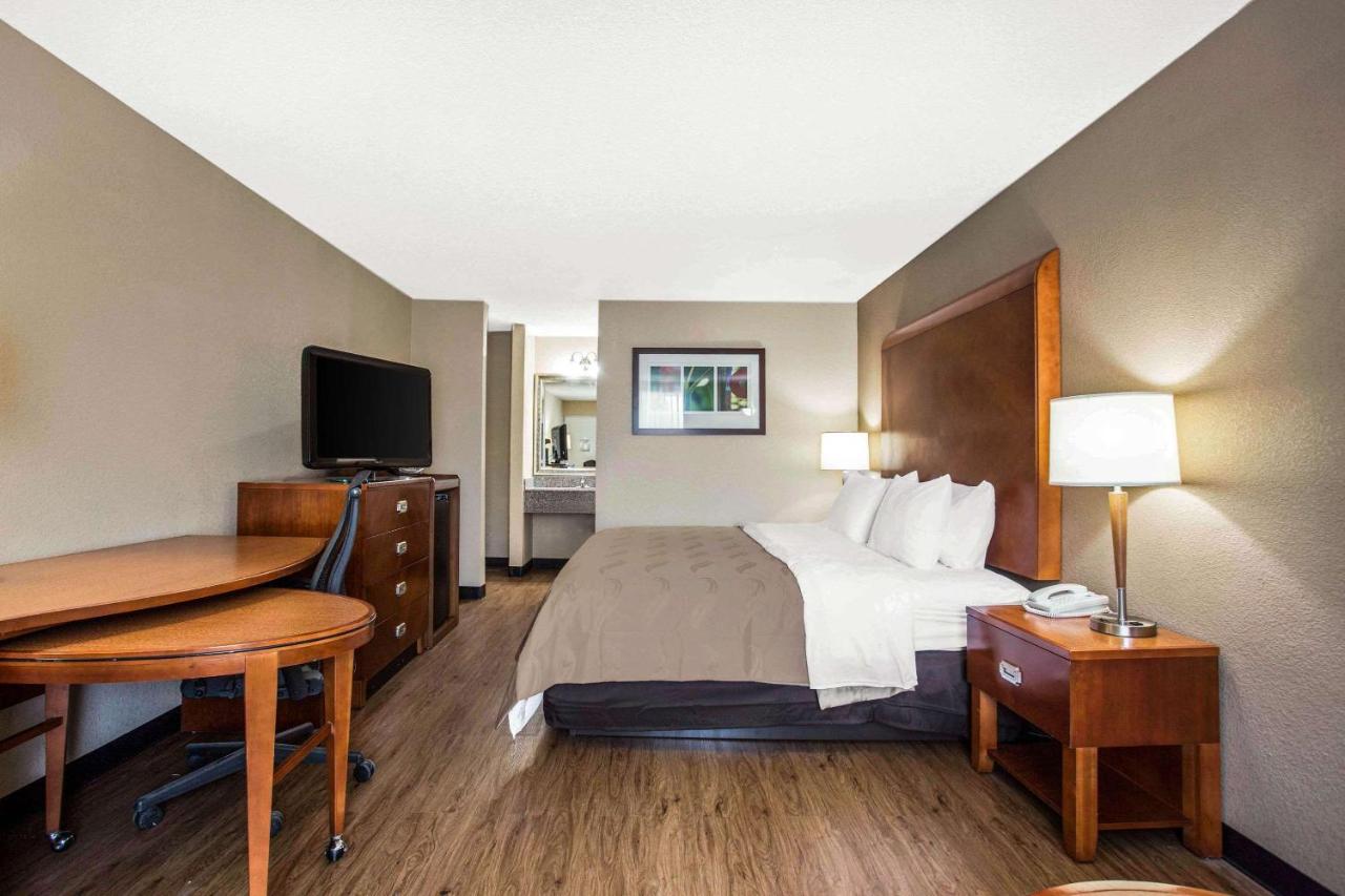 King Room - Smoking at Quality Inn & Suites University Area