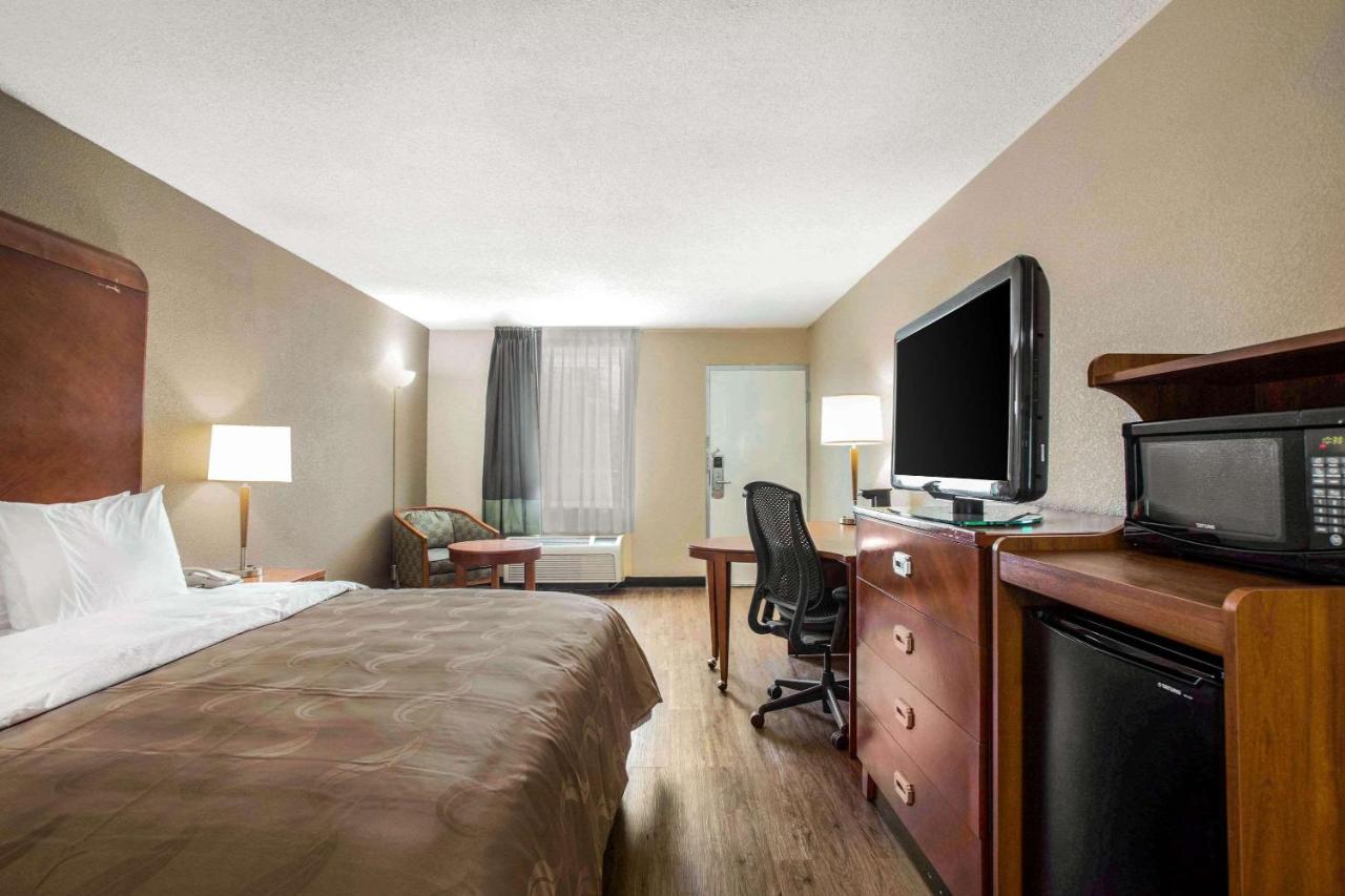 King Room - Smoking at Quality Inn & Suites University Area