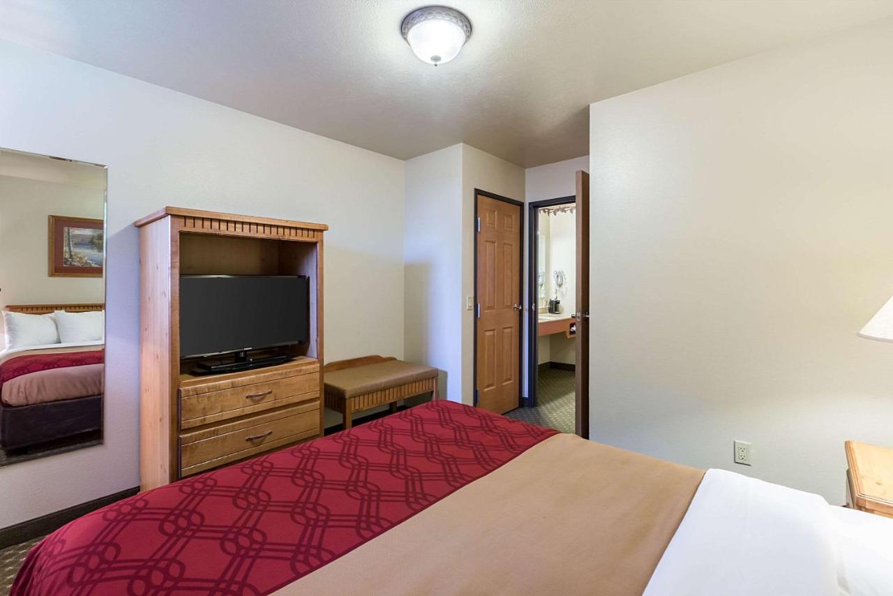 | Harmony Inn & Suites