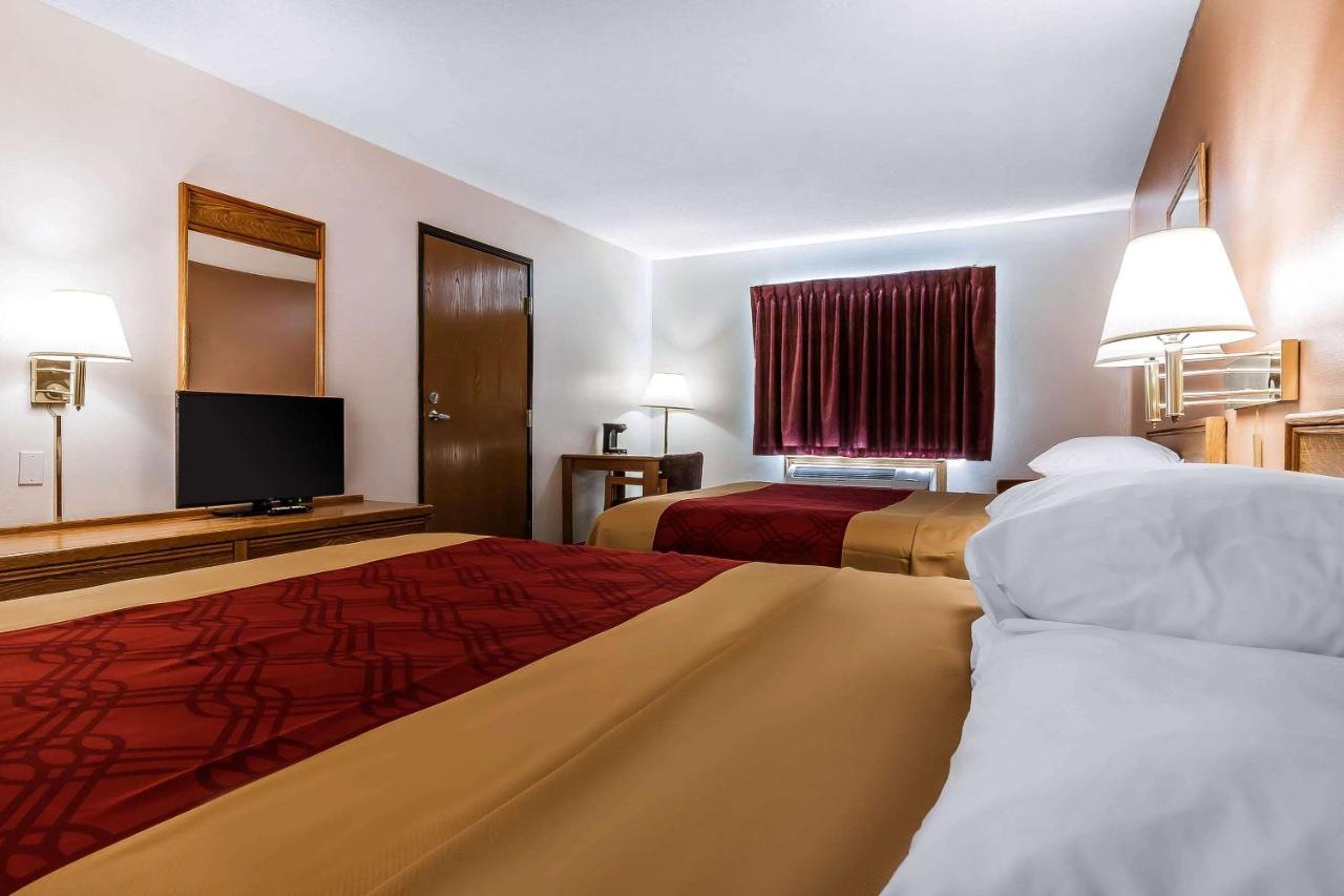 | Rodeway Inn Holdrege