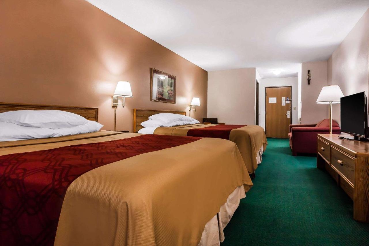 | Rodeway Inn Holdrege