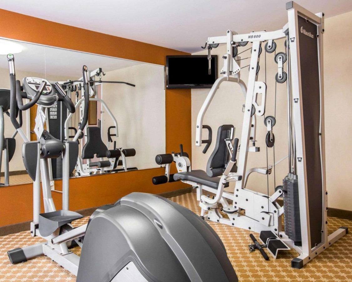 | Econo Lodge Lakes Region