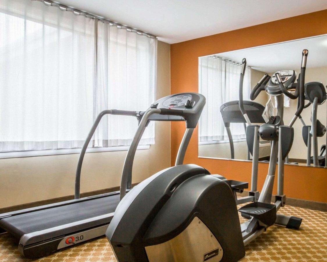 | Econo Lodge Lakes Region