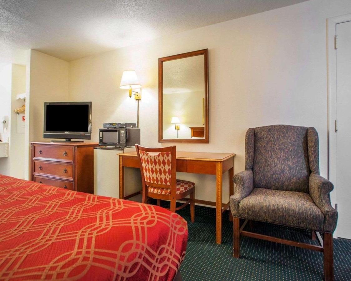  | Econo Lodge Somers Point