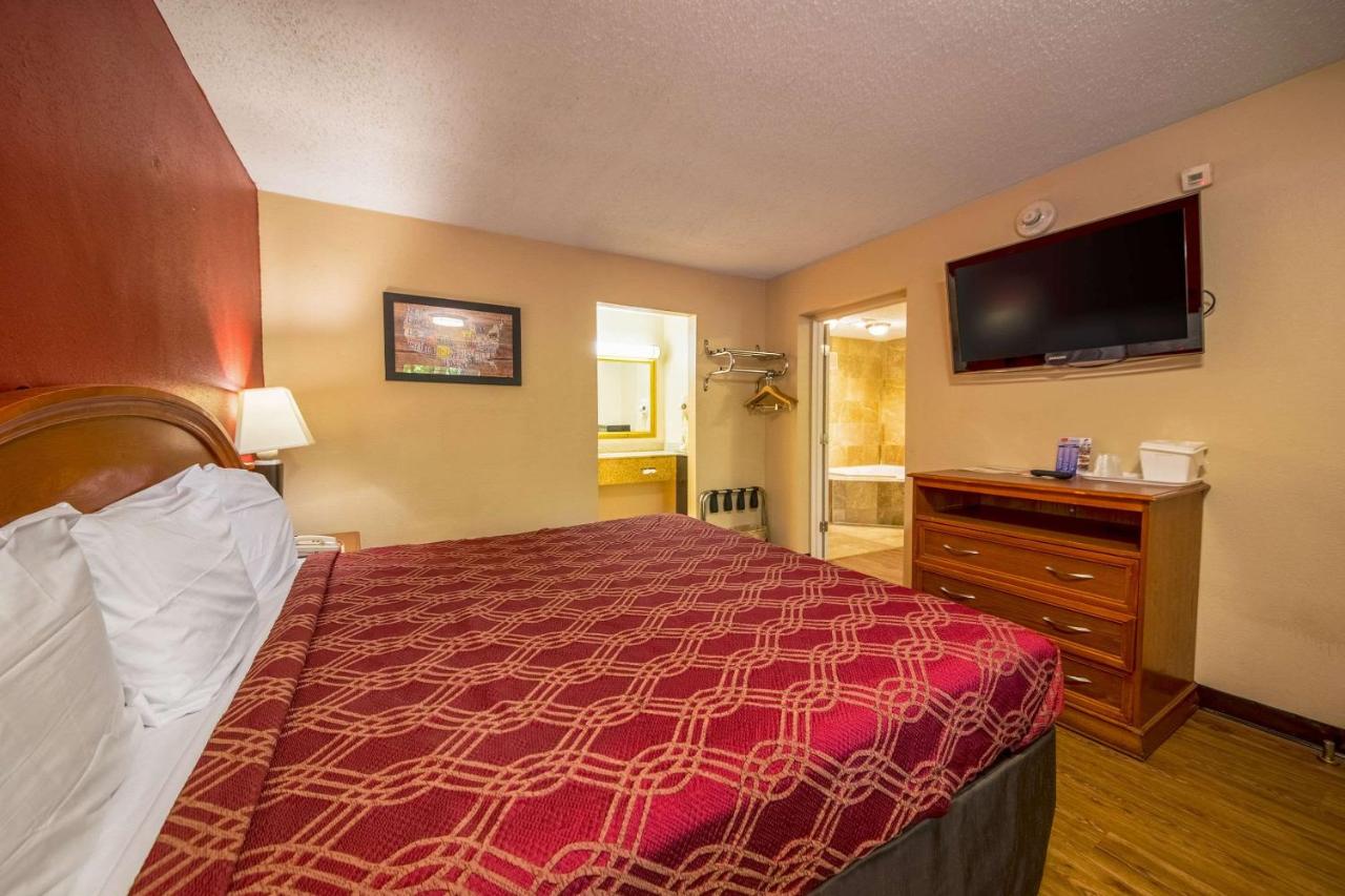 | Econo Lodge Mount Laurel