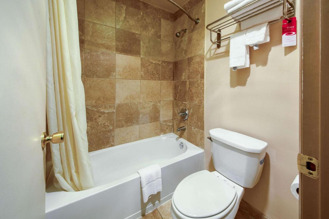 | Econo Lodge Mount Laurel