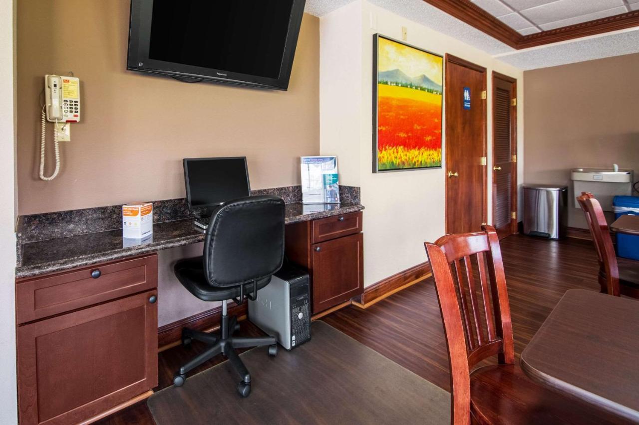 | Econo Lodge Mount Laurel