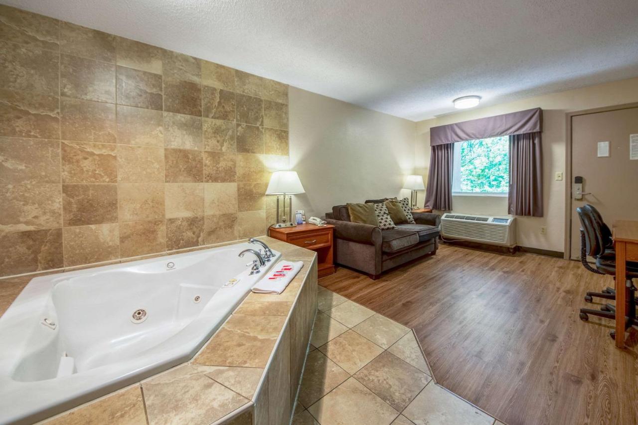 | Econo Lodge Mount Laurel