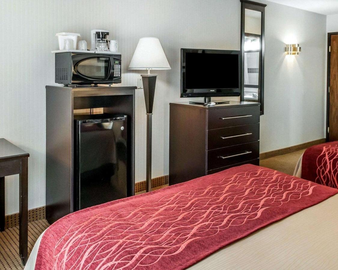 Queen Room with Two Queen Beds - Non-Smoking at Quality Inn & Suites Farmington