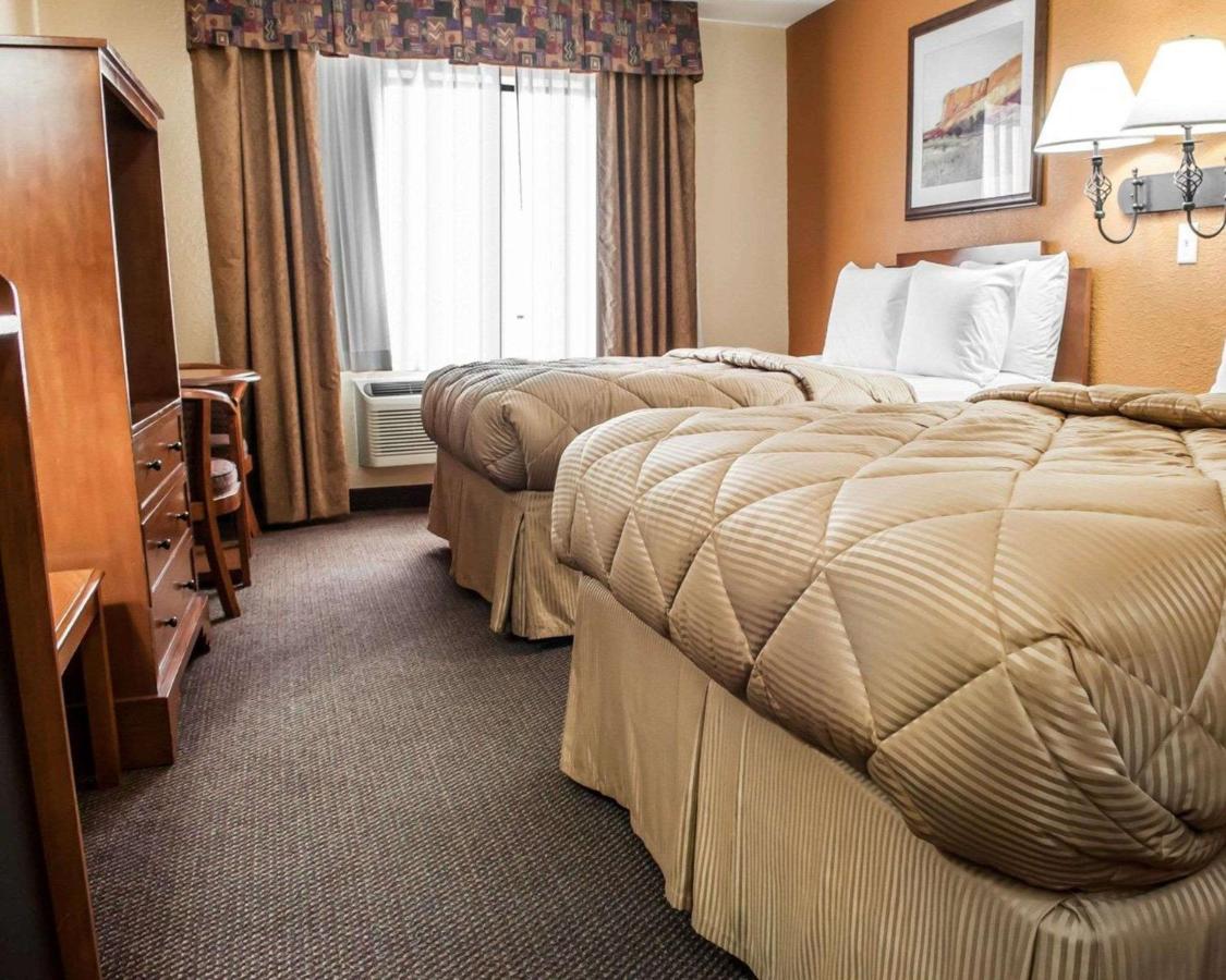 Queen Room with Two Queen Beds - Non-Smoking at Econo Lodge Las Cruces University Area
