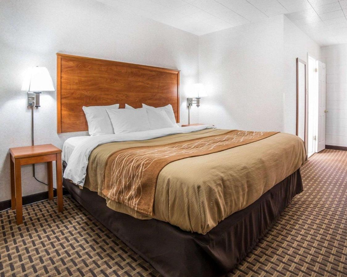 King Room - Non-Smoking at Rodeway Inn Elko Downtown Area