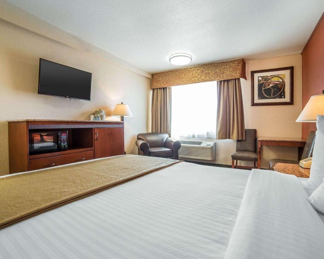 King Room - Accessible/Non-Smoking at Quality Inn Winnemucca - Model T Casino
