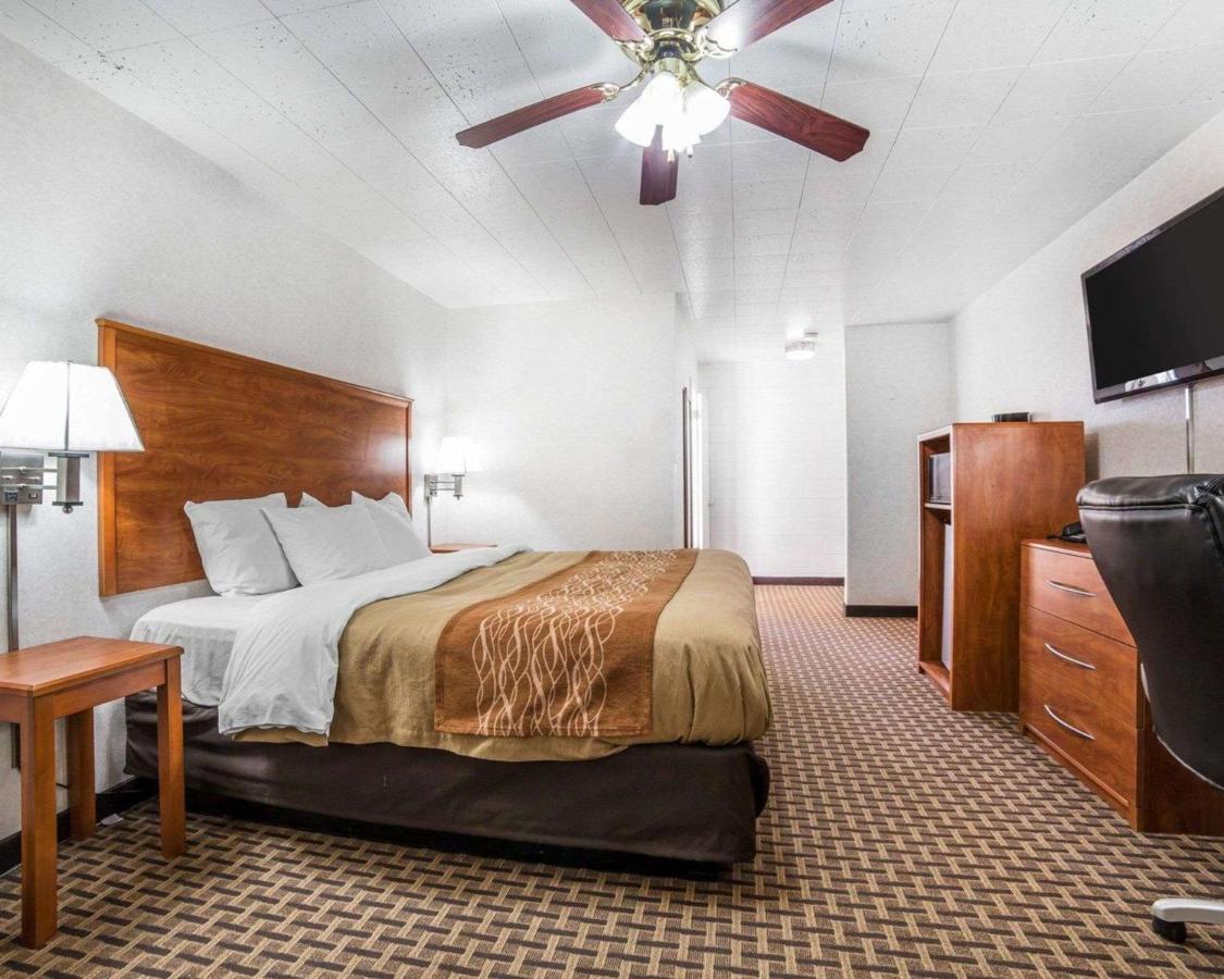King Room - Non-Smoking at Rodeway Inn Elko Downtown Area