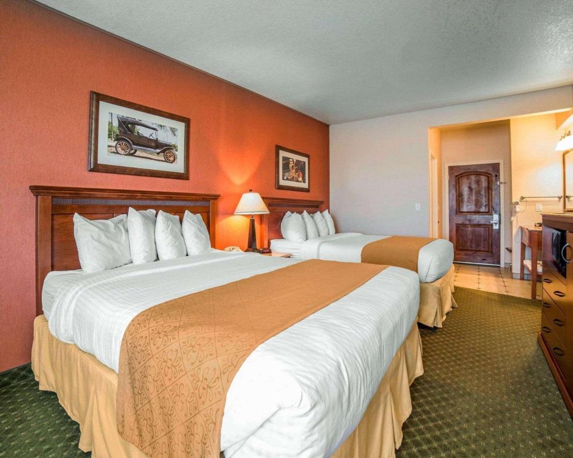 Queen Room with Two Queen Beds - Non-Smoking at Quality Inn Winnemucca - Model T Casino