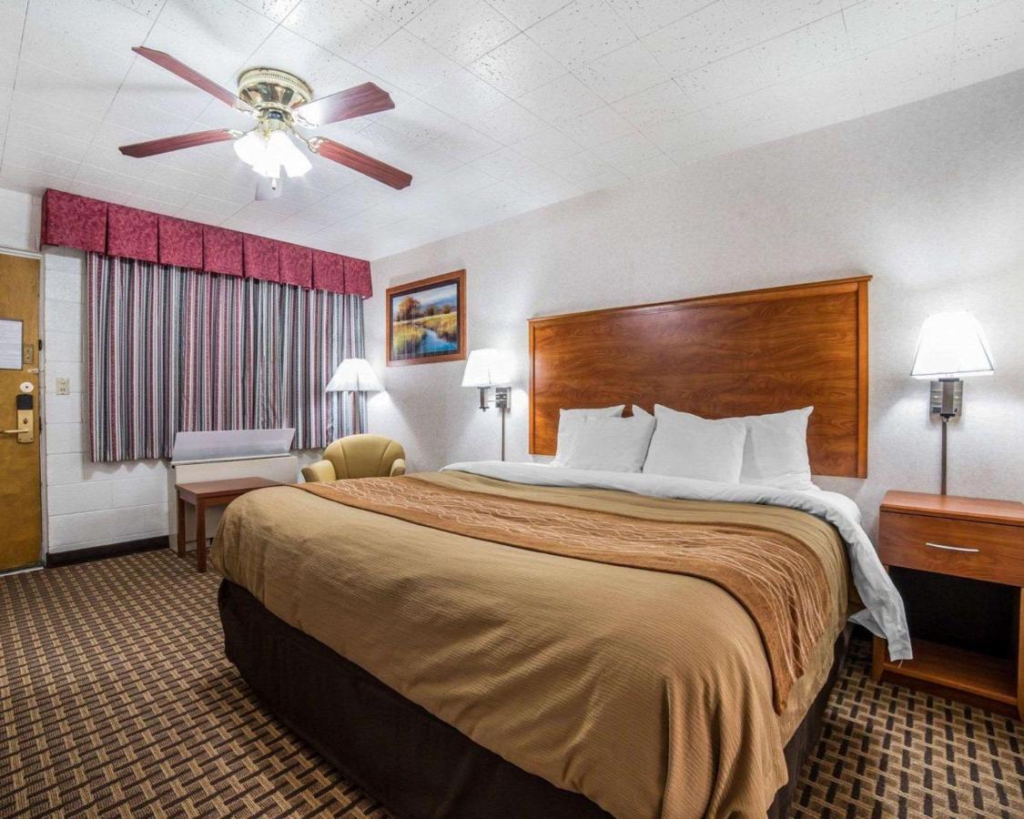 King Room - Non-Smoking at Rodeway Inn Elko Downtown Area