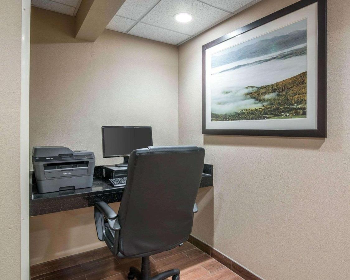 | Comfort Inn Saugerties