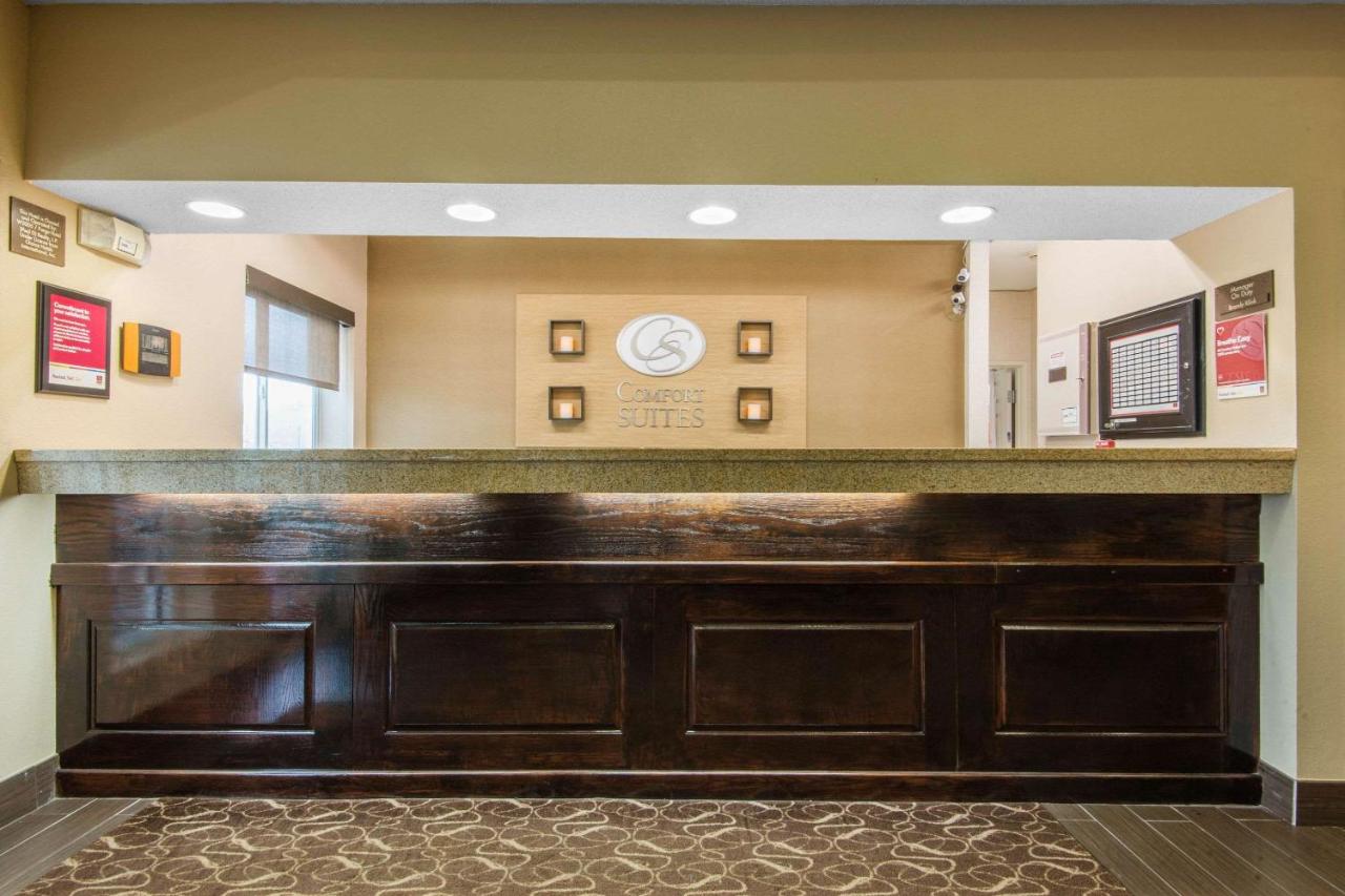 | Comfort Suites Rochester Henrietta University Area