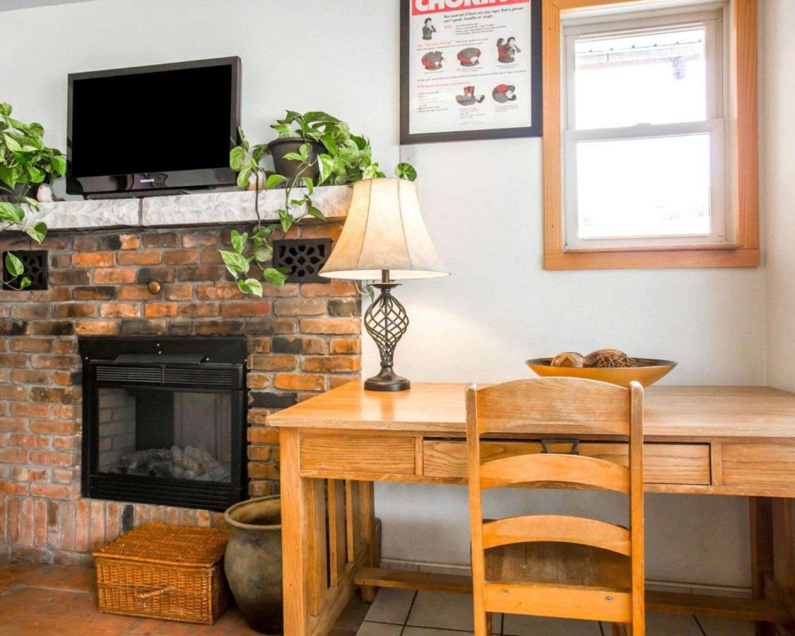 | Rodeway Inn Lake Placid