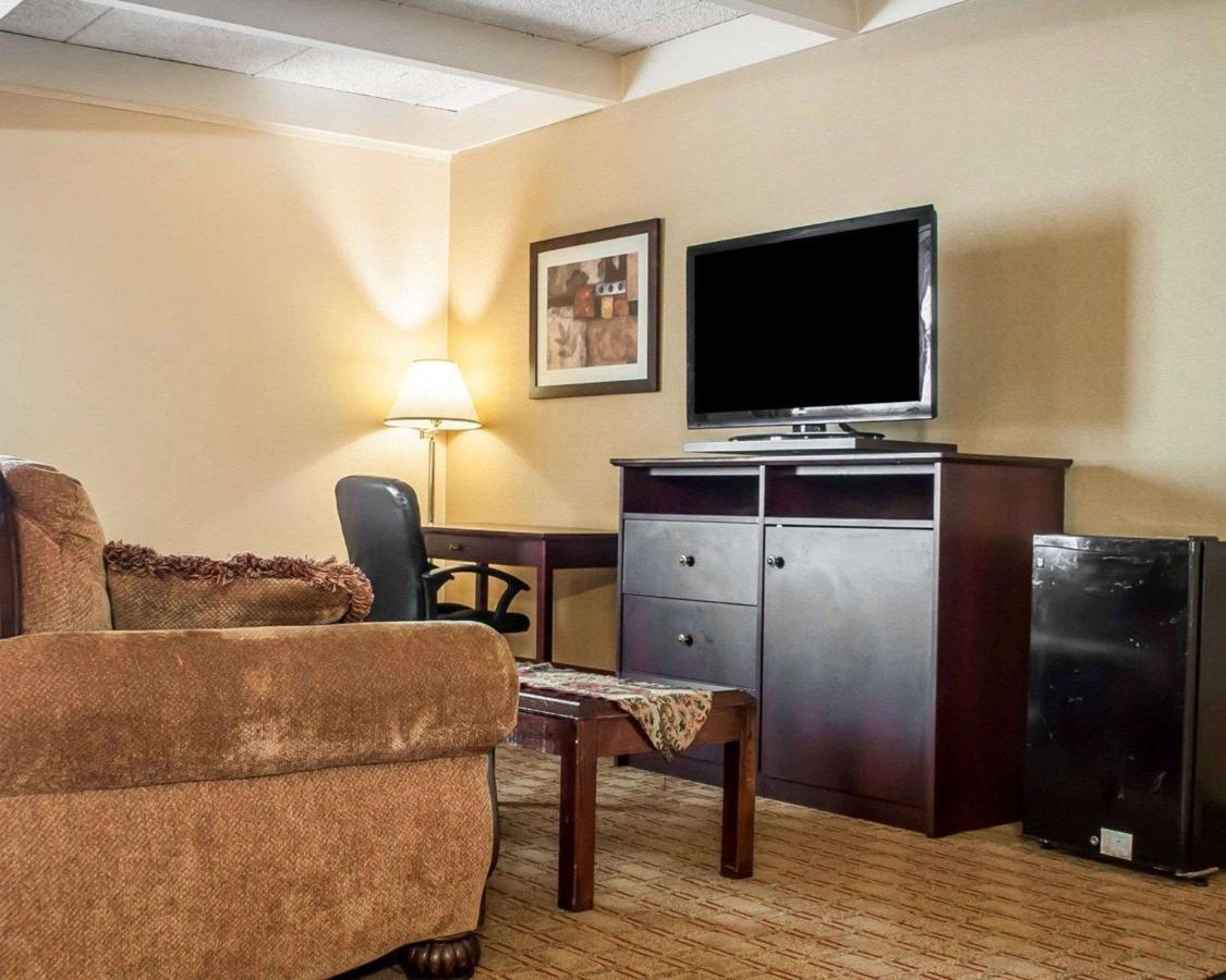  | Quality Inn Buffalo Airport