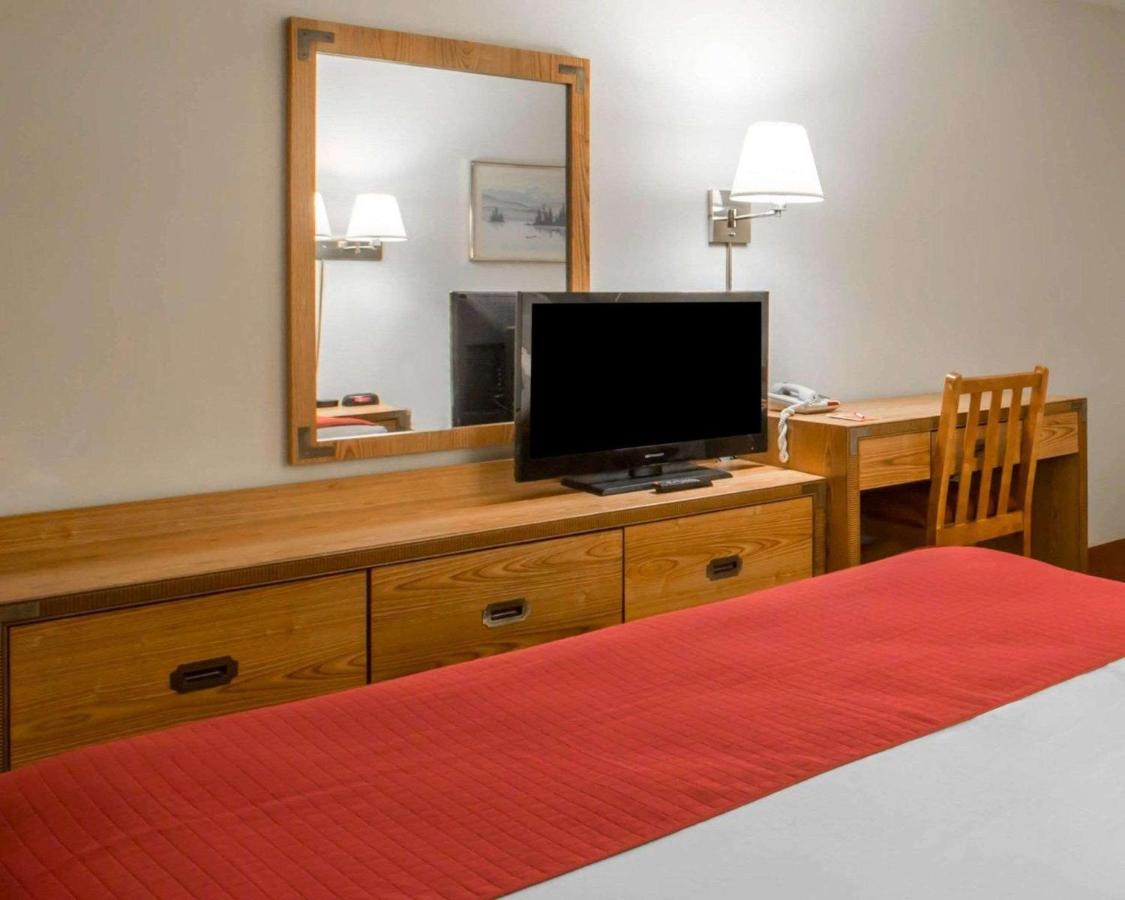 | Rodeway Inn Lake Placid