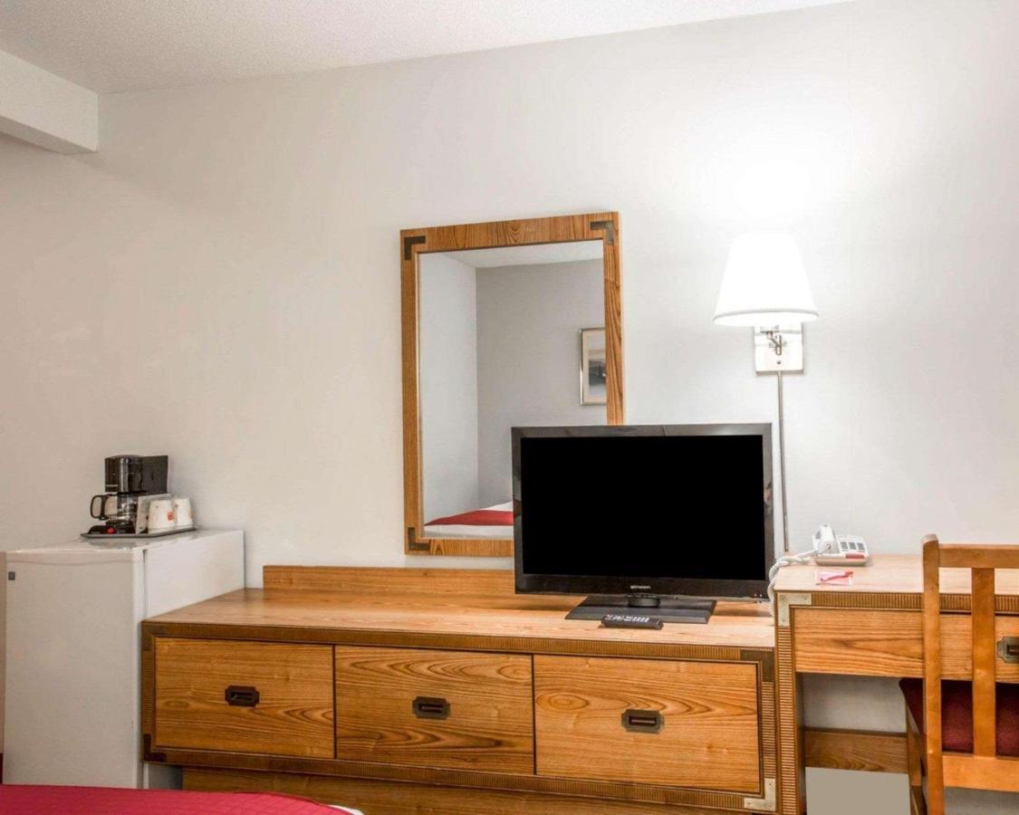 | Rodeway Inn Lake Placid