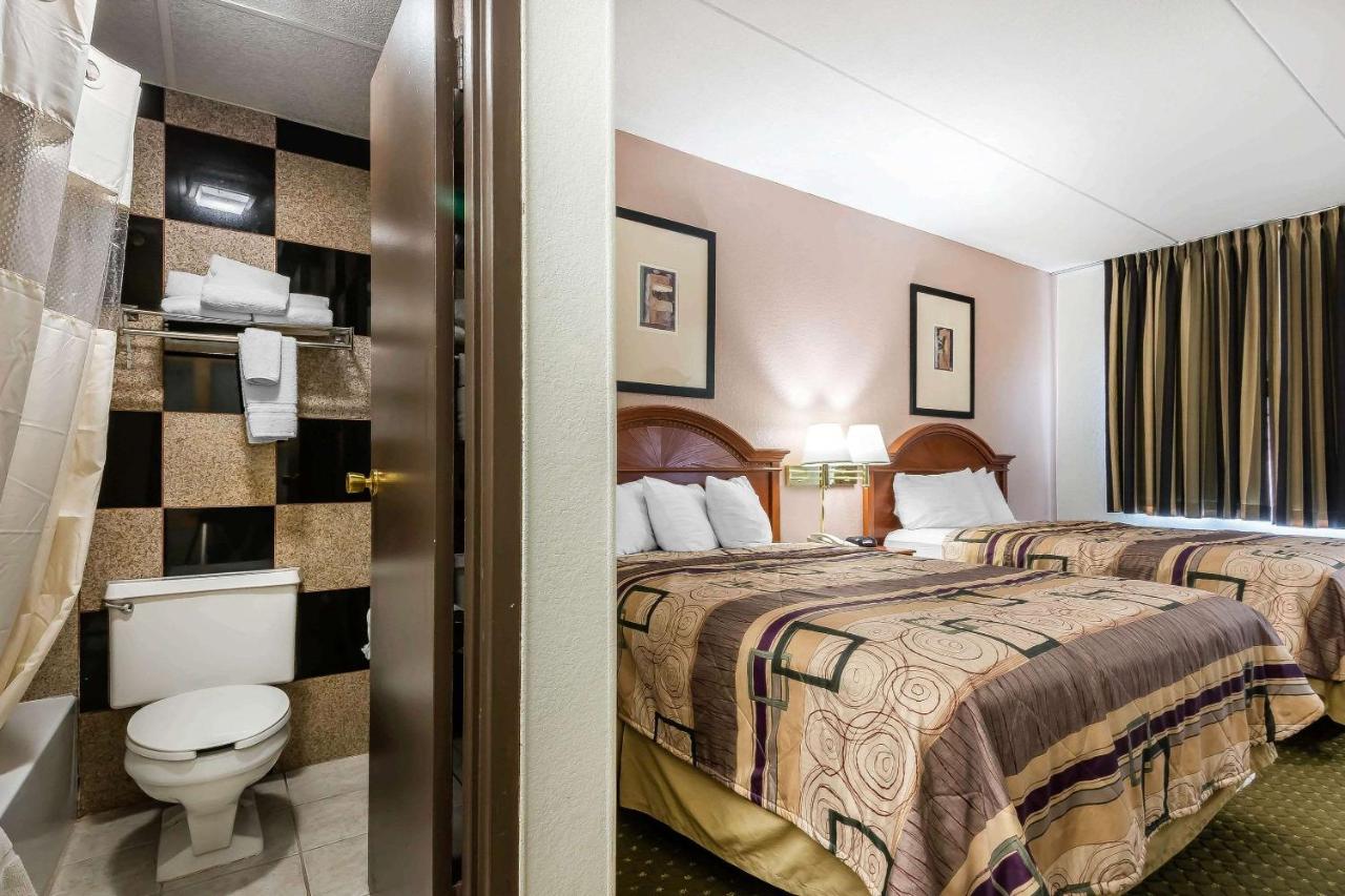 Queen Room with Two Queen Beds - Smoking at Quality Inn & Suites Binghamton Vestal