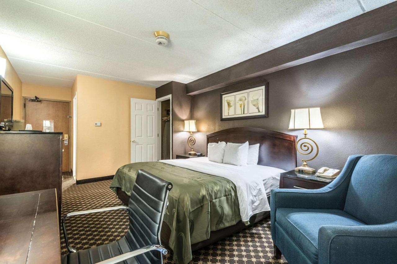 King Room - Disability Access/Non-Smoking at Quality Inn Ithaca - University Area