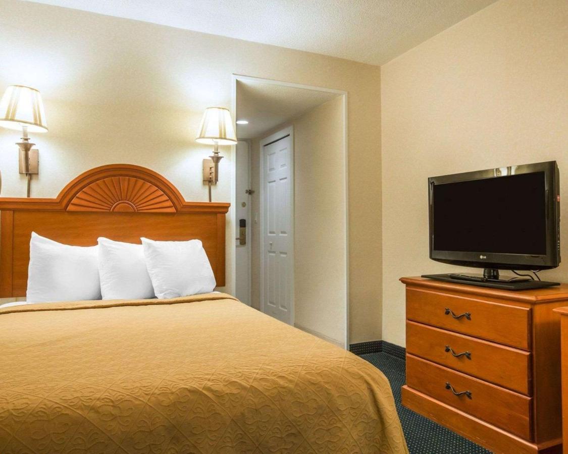 | Quality Inn Massena