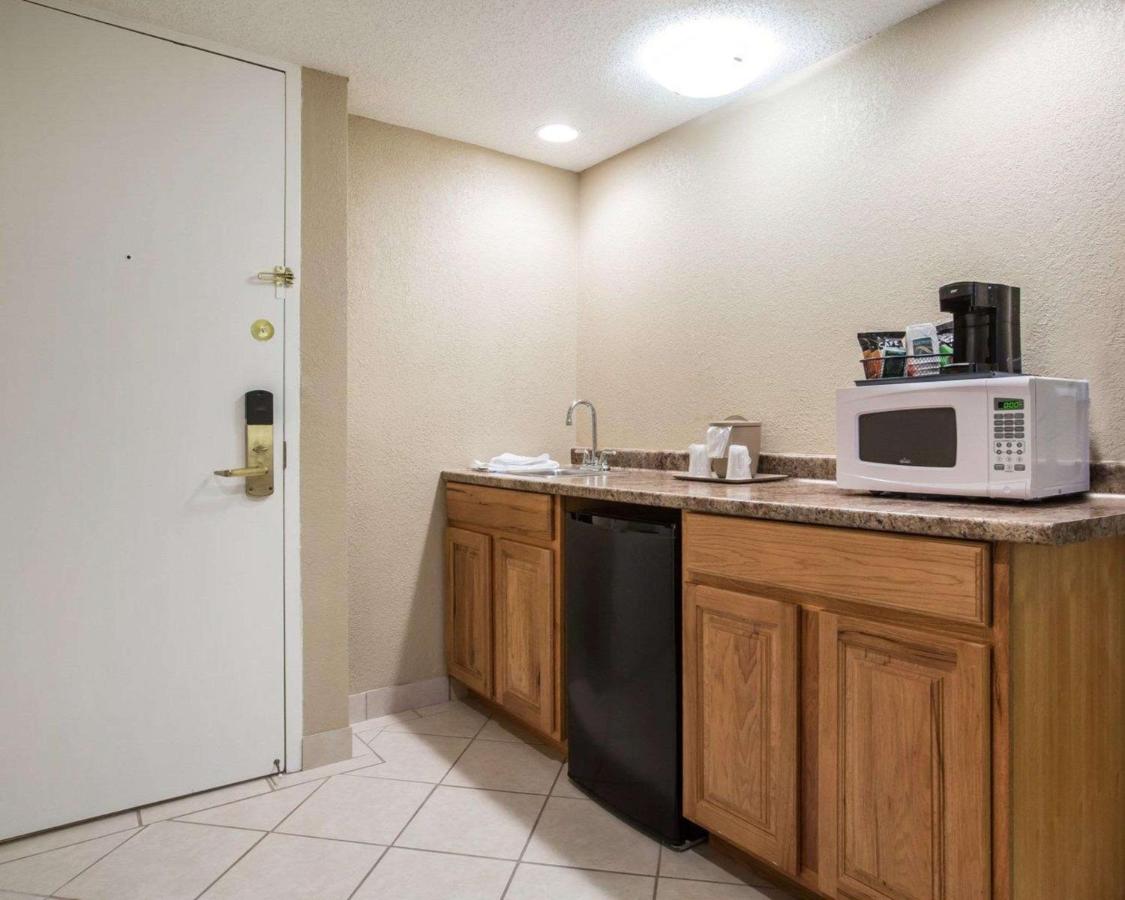 | Quality Inn Massena