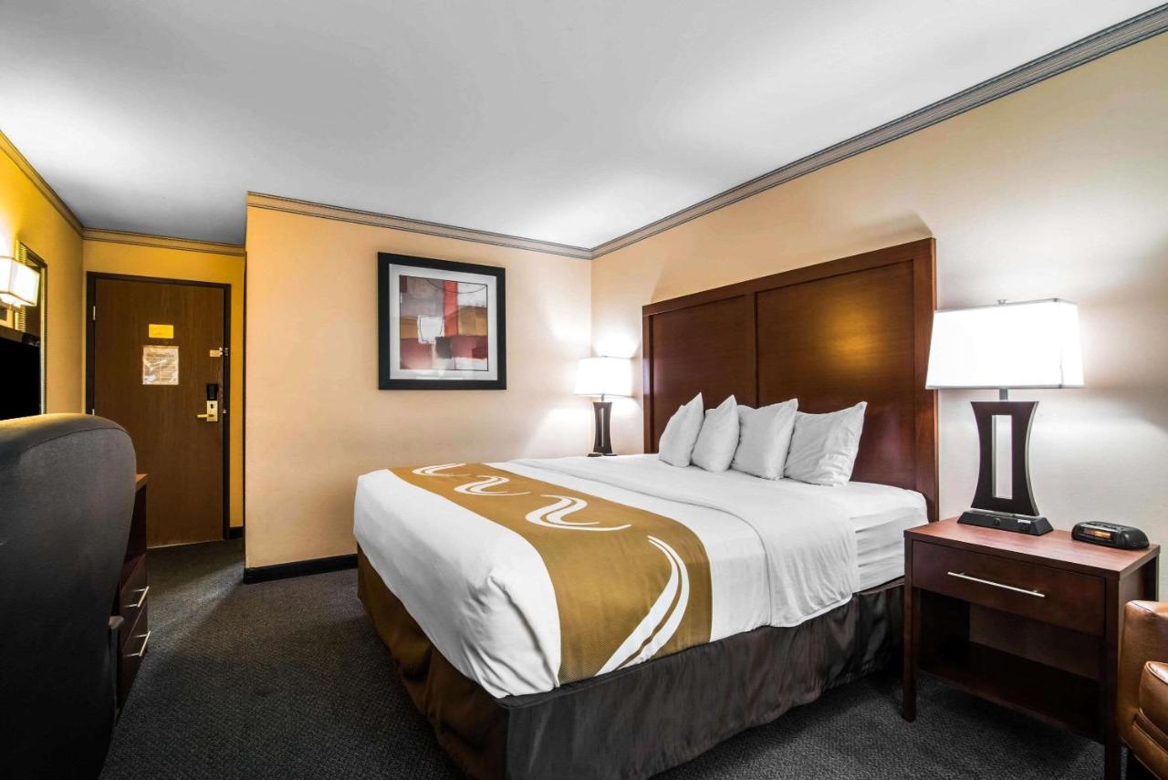 King Room - Accessible/Non-Smoking at Quality Inn Cortland - University Area