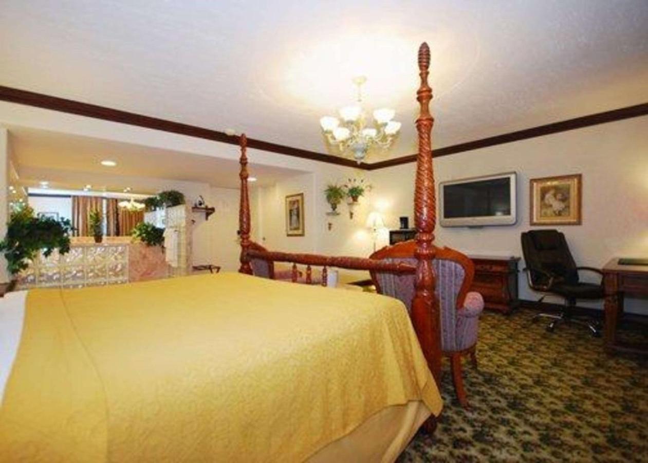 | Quality Inn Massena