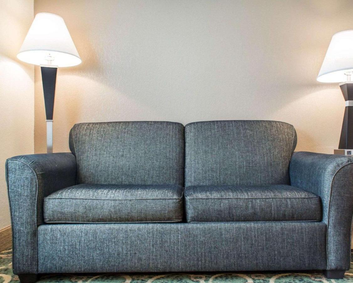 | Quality Inn Geneseo
