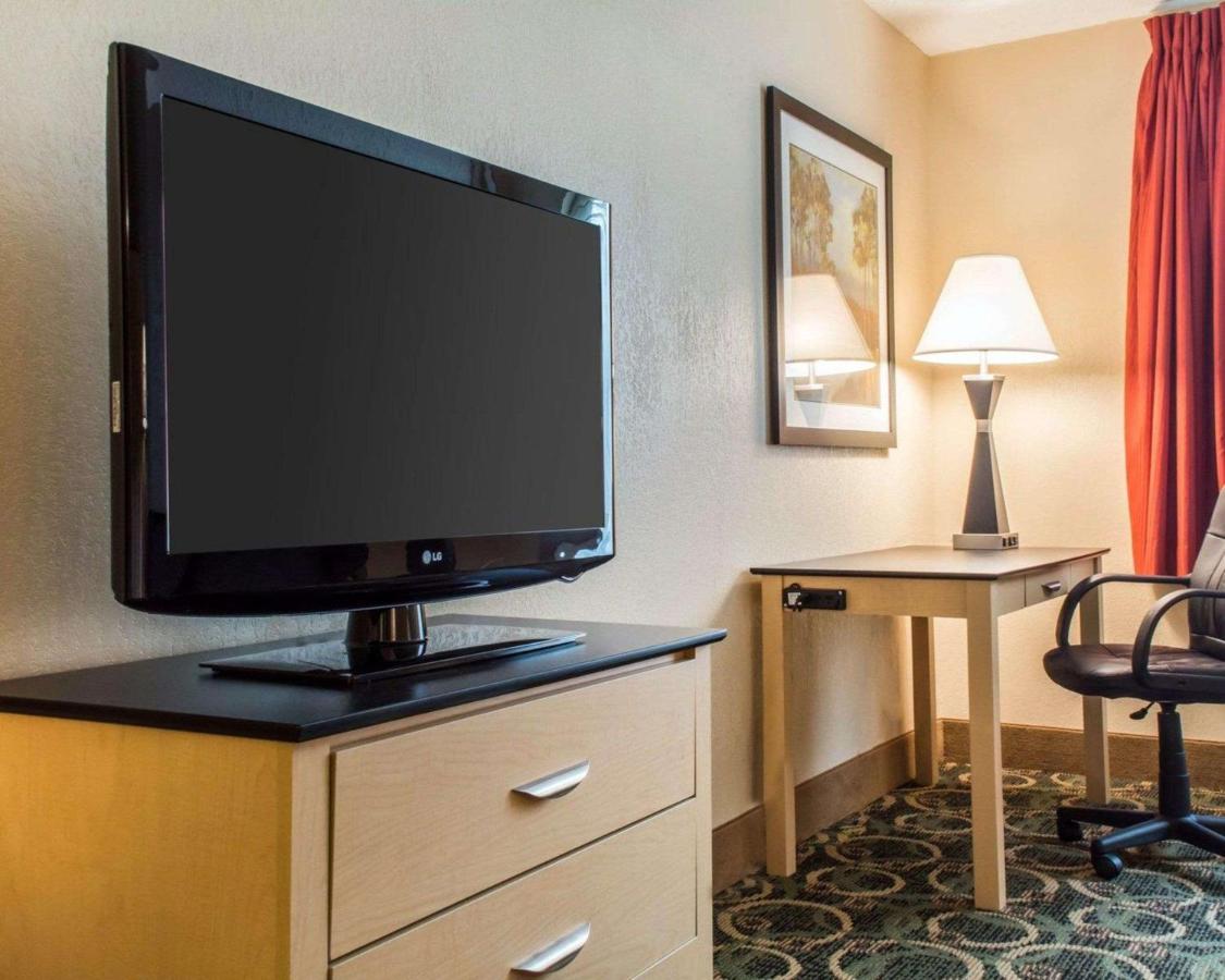 | Quality Inn Geneseo